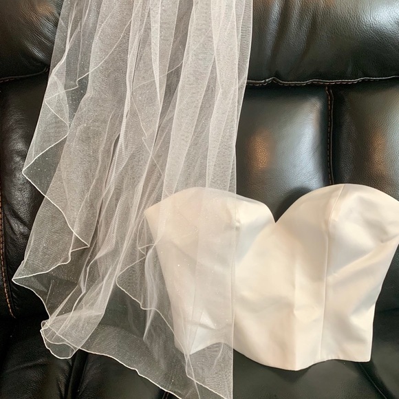 Wedding Dress "BRAND NEW!" With Accessories! - Picture 6 of 8